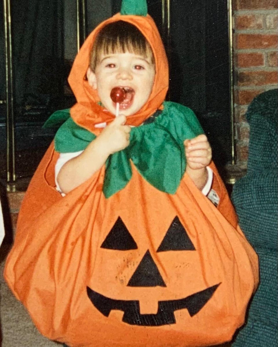 Biiiiig spooky Halloween vibes from <a href="/GrantBlack16/">Grant Black</a> 🎃