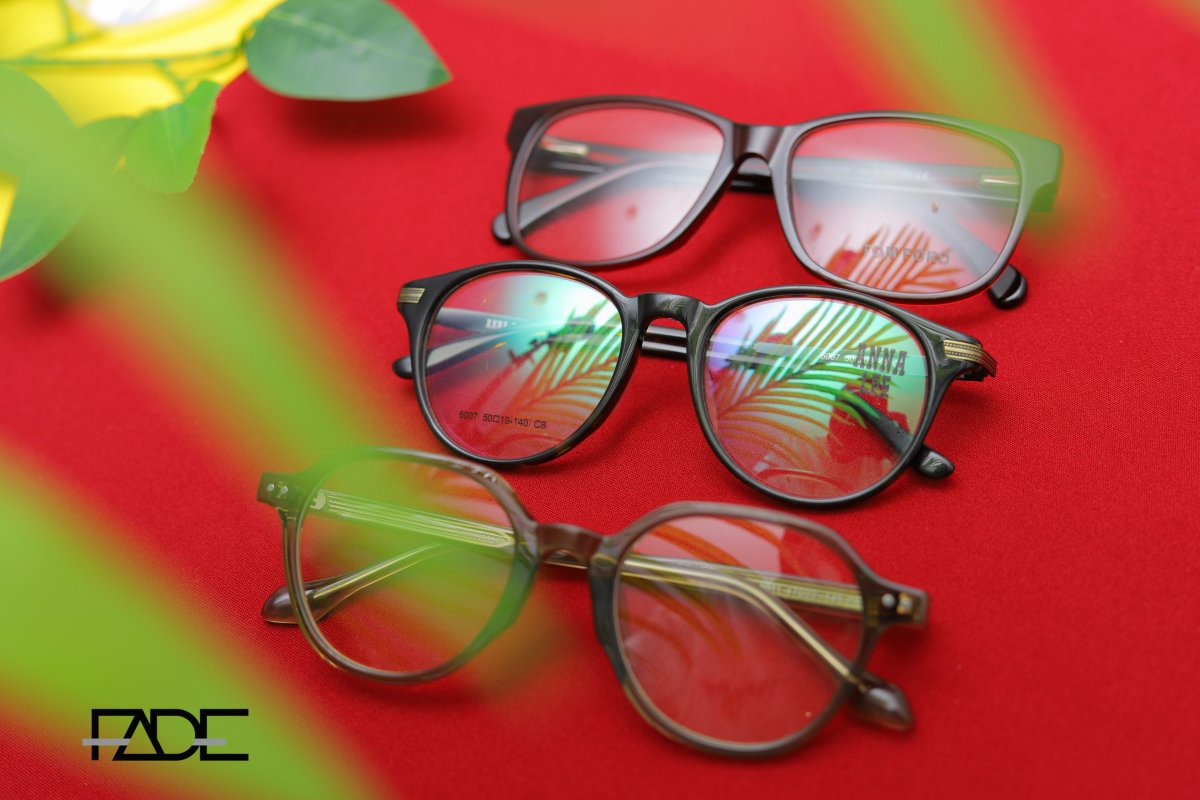 Fade_Eyewear's tweet photo. Fashion is not just about the clothes you wear; it's about how the world sees you. At FADE, we believe in the power of vision and style.
Let our eyewear help you create a visual statement that reflects your unique elegance. #FashionYourVision #FADELife https://t.co/x10qklqp5I
