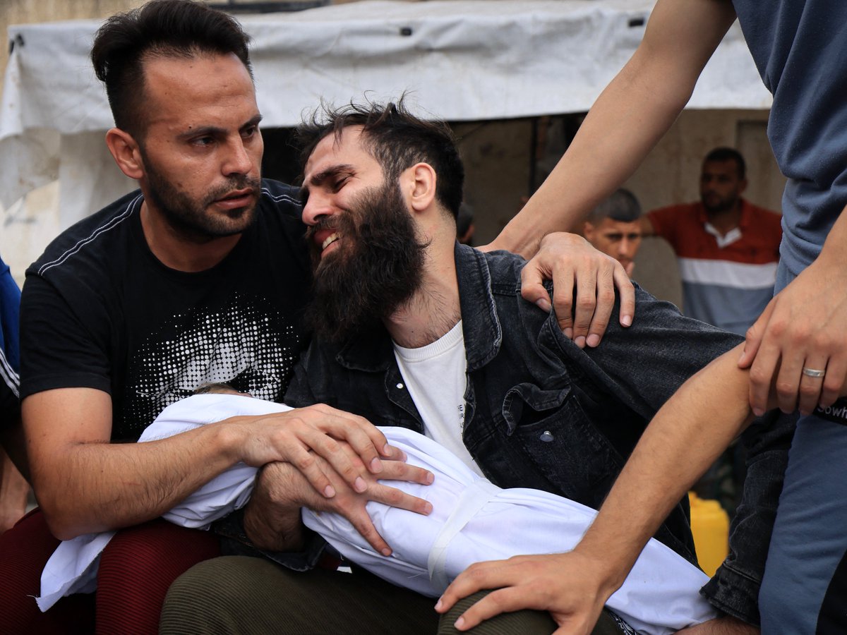 400(shahid) martyrs dans le camp de Jabalia, pour la plupart des enfants et des femmes    :  banque d’objectifs Israëlien
#غزة_تنتصر 
#أبوعبيدة 
#غزة_تتعرض_لعشرات_المجازر