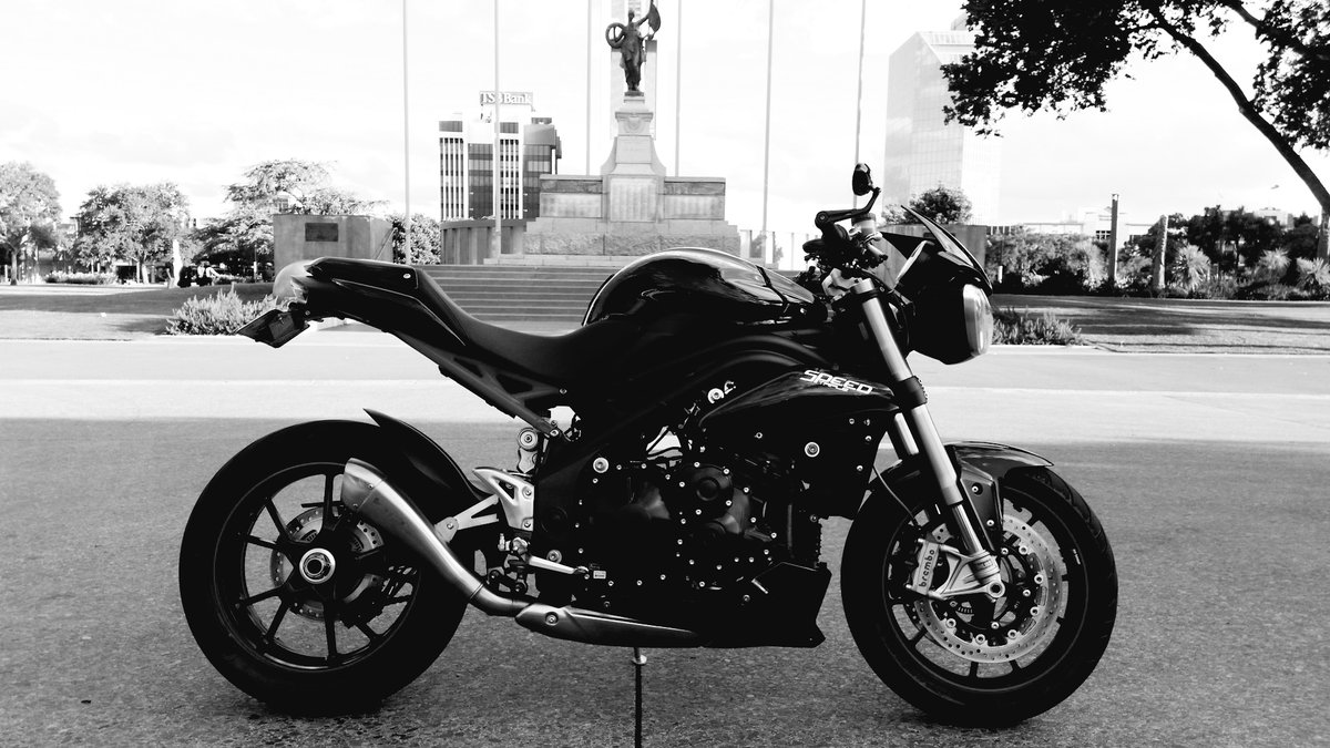 jfox1nz's tweet photo. Black &amp; white works https://t.co/hS7hDB0IYY