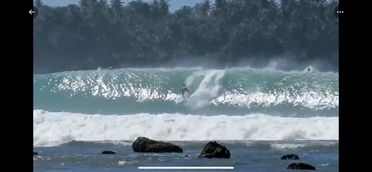 DiegoArcos14's tweet image. Conmoción en el surf ecuatoriano y mundial por el repentino fallecimiento de Israel Barona, el surfista de Montañita competía en El Salvador al momento de su deceso.
Nuestro sentido pésame a familiares y en especial a su hermana Mimi Barona
