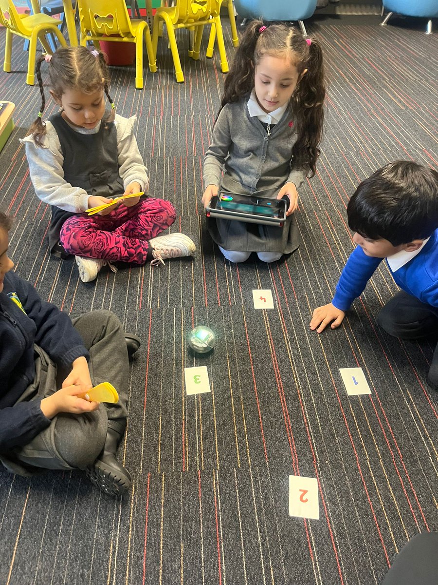 StBridesPS's tweet image. Primary 1 used the Spheros to demonstrate number recognition. 🌟 #ConnectedLearning