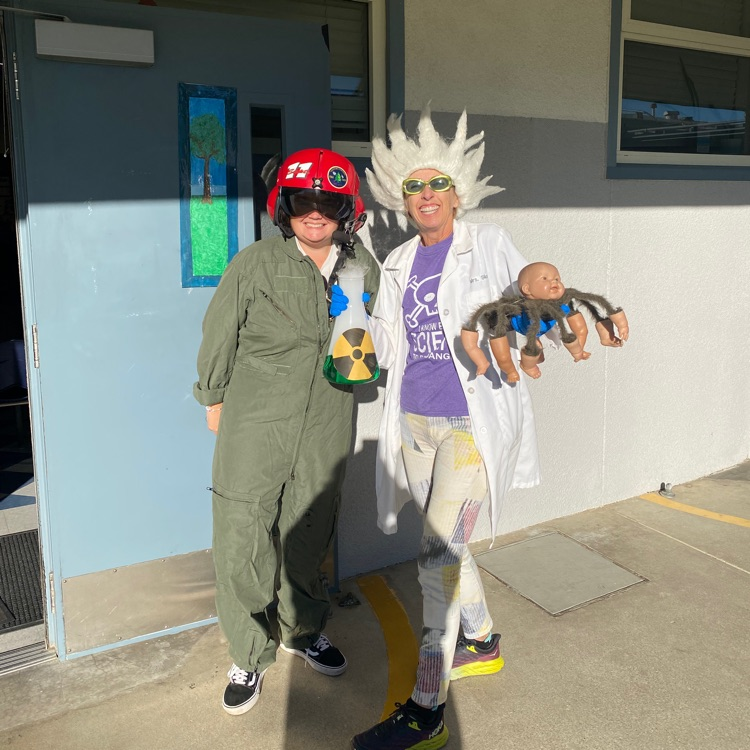 EOGreenHornets's tweet photo. Hornet Hive Update: Halloween fun at Green with staff  #greenjhs @EOGreenHornets 
#hesdpride @HuenemeElemSD https://t.co/wrC990nJwj