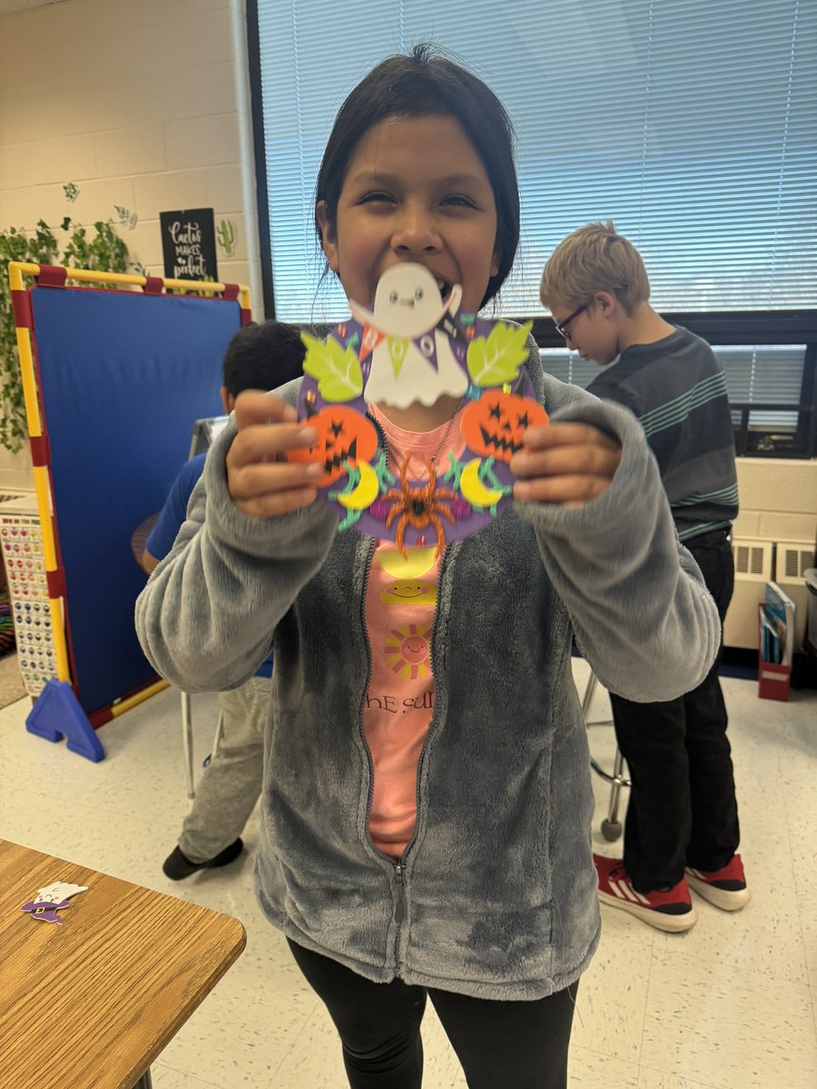 natalie047's tweet photo. Halloween crafts https://t.co/zImZC9s7HK