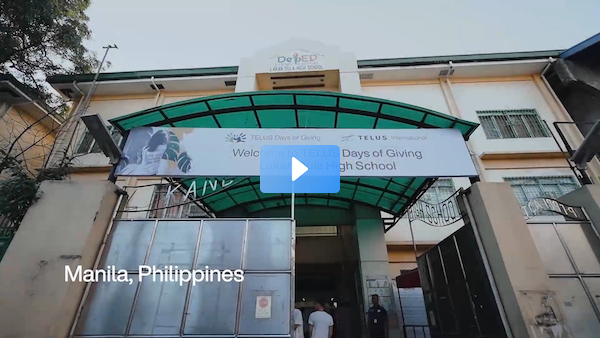jyetman's tweet photo. I'm so moved by #TeamTELUS' dedication to global communities. Over 1k @TELUSint team members volunteered at Manila’s Lakan Dula High School, extending our support to 100k+ students worldwide. We're making #FutureFriendly, globally!  https://t.co/fvziM5K02t https://t.co/mNaenCHqxL