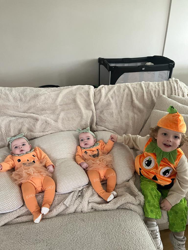 iamtomskinner's tweet image. HAPPY HALLOWEEN!!! From 3 baby Skinners. Bosh❤️