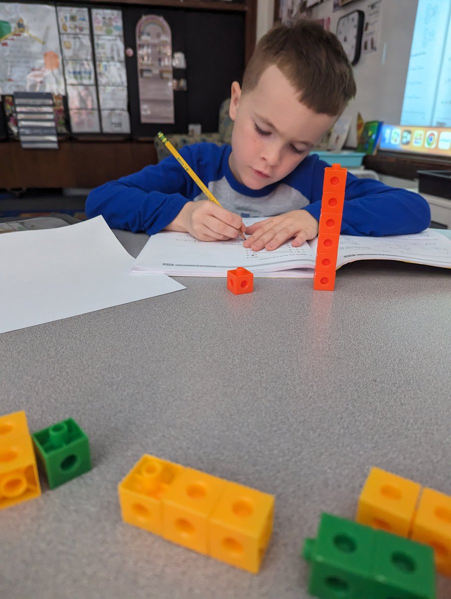 FirstiesIn5's tweet image. My favorite days are the lightbulb days #handsonlearning #maketen