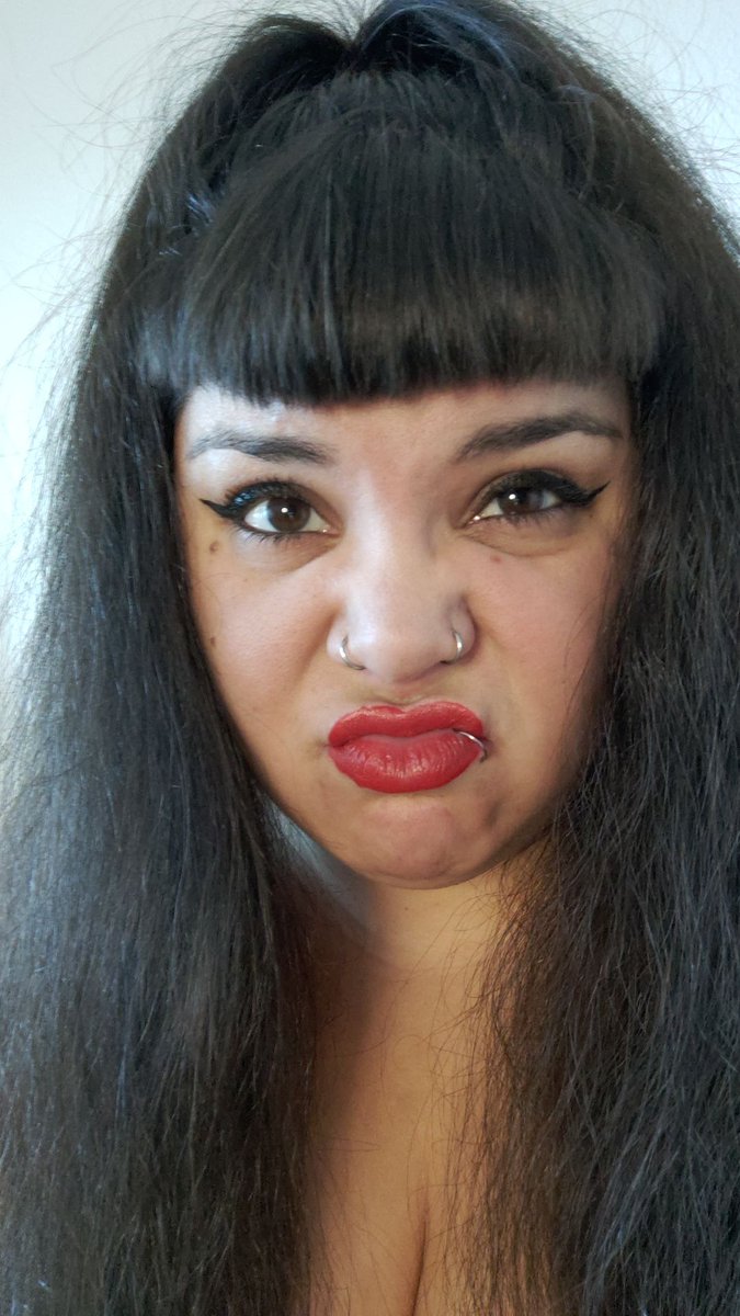 Mi cara cuando me entero que después de tanto tiempo siguiéndome nunca te viniste a mi only, lee el primer comentario anda
...