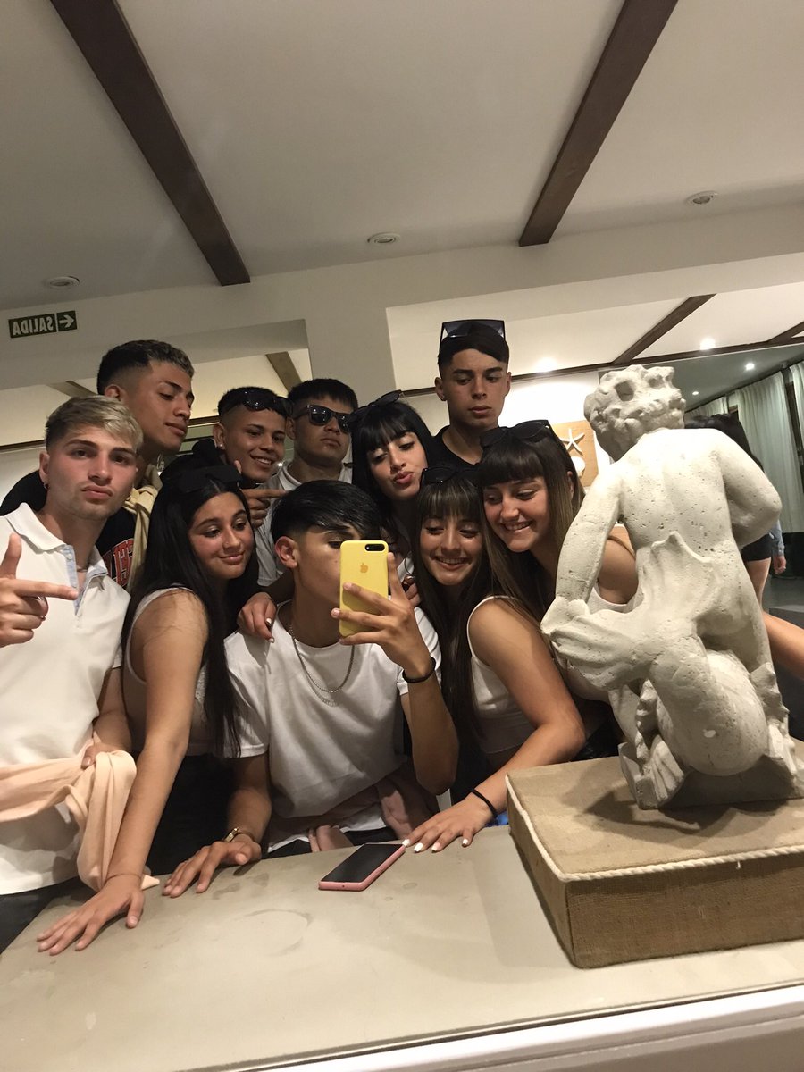 Como extraño a la gente que me hizo ser feliz❤️😢