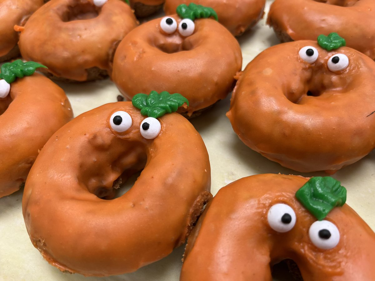 Pumpkin Donuts Today!!! 🎃🍩❤️