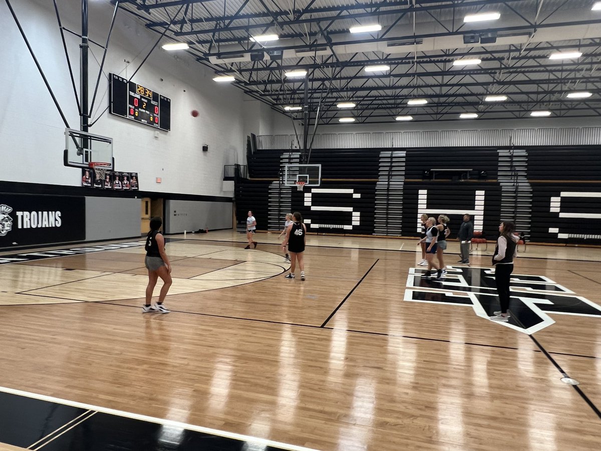 SHSathletics007's tweet photo. Putting in the work early today! https://t.co/lkHD9WxyCK