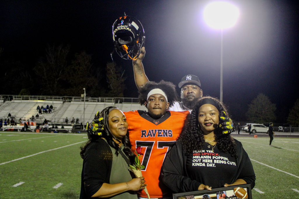 Well this concludes my 4 years of high school ball. On to better things thanks to Coaches and Teammates for helping exceed my own expectations <a href="/RR_Ravens_FB/">Rocky River Ravens Football</a> much love
Proud to be a Raven🐦‍⬛