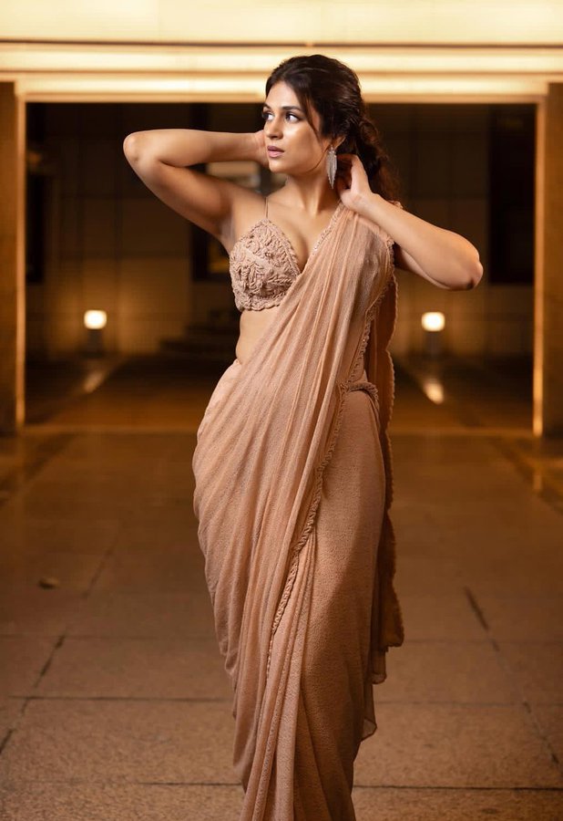 F9xCn0RXgAAnZHt?format=jpg&name=900x900