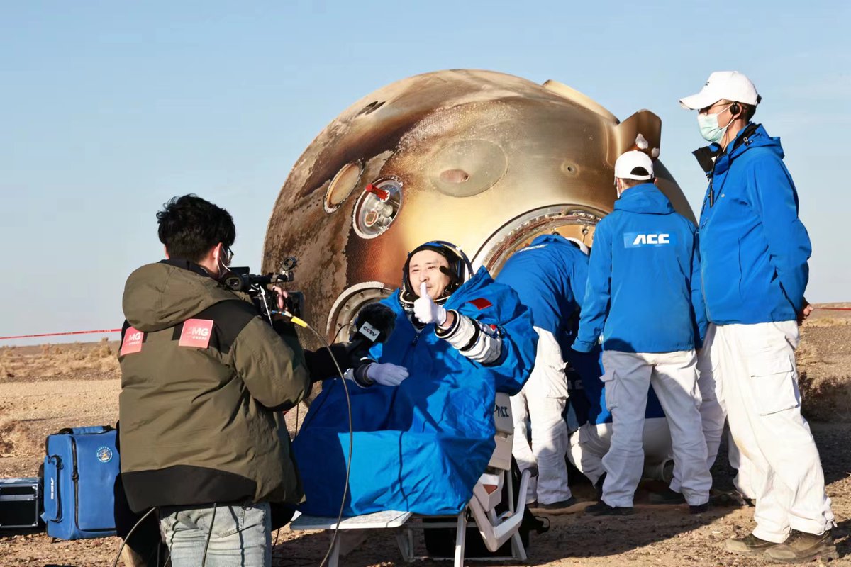 Welcome home!🌏#Shenzhou16 return capsule has safely landed in China’s Inner Mongolia after completing the 5-month space mission.