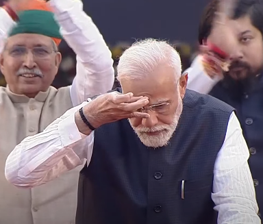 Prime Minister @narendramodi applies tilak on his forehead with the soil brought in #AmritKalashYatra at the concluding ceremony of #MeriMaatiMeraDesh.

#AmritMahotsavSamapan #AmritVatika #AmritMahotsav

@PMOIndia @AmitShah @kishanreddybjp @MinOfCultureGoI @M_Lekhi @ianuragthakur