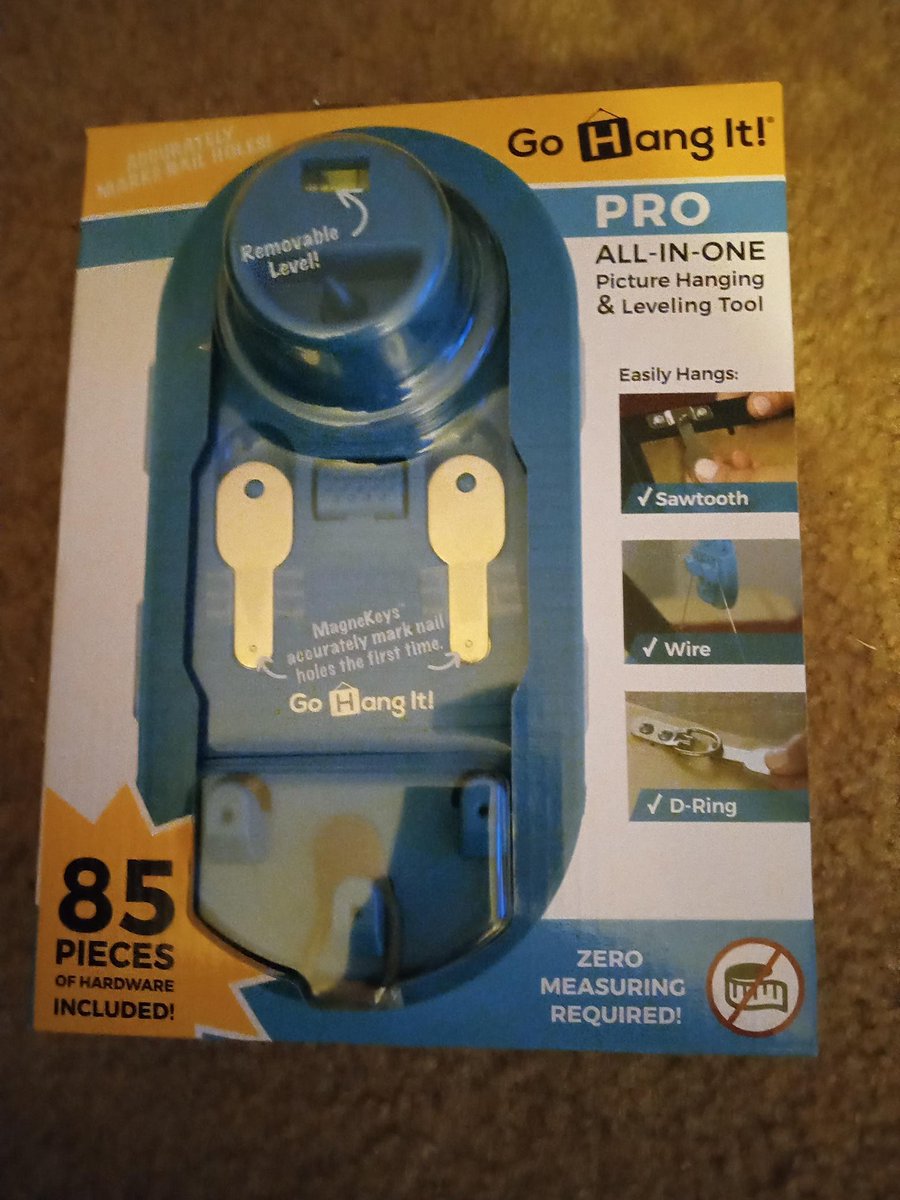 Go Hang It! Pro Review #2023HolidayGiftGuide tpankuch.com/2023/10/go-han… #2023holidaygiftguide #gohangit #wallhanging