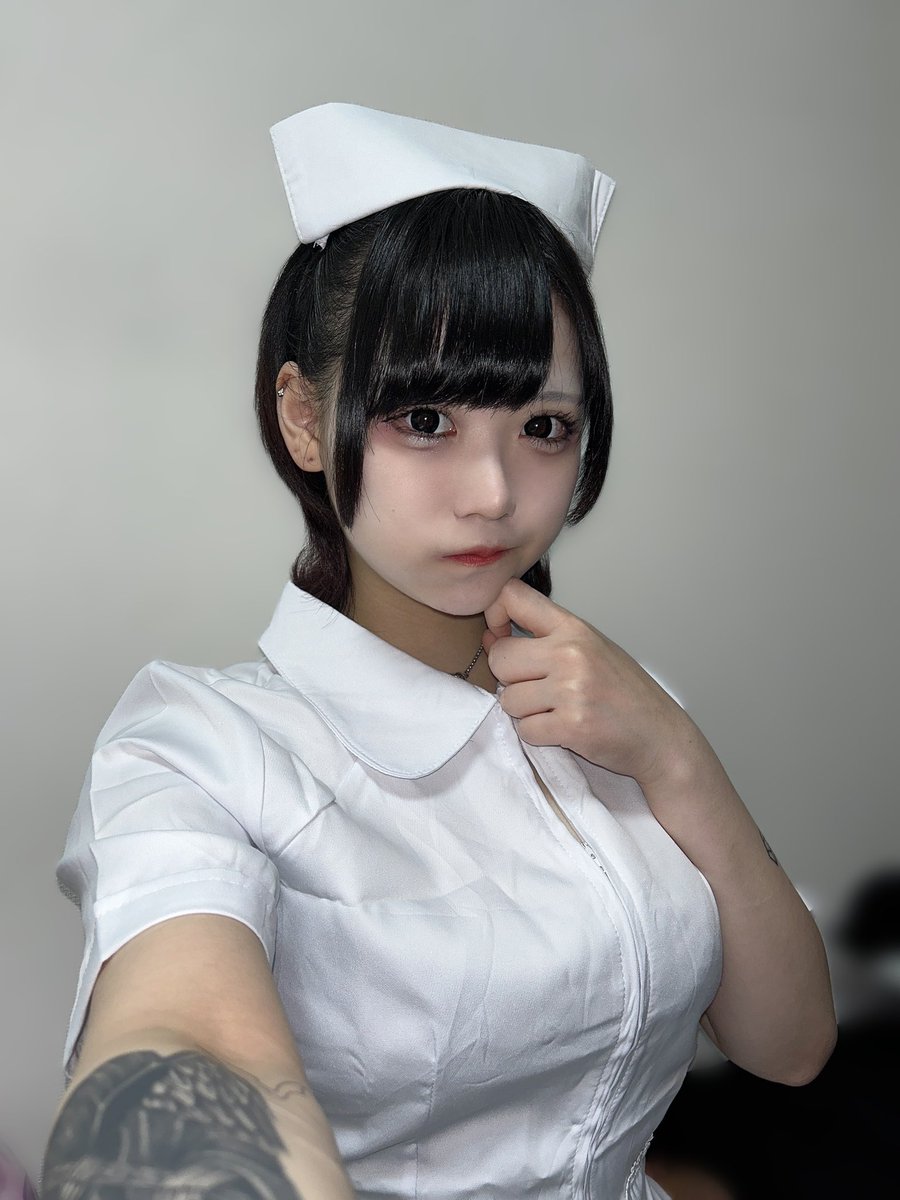 「ん〜どれどれ、恋煩いですね？」