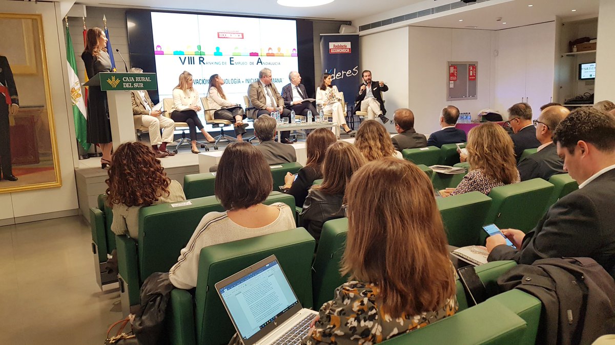 Pedro_Pons's tweet photo. #Andalucia #Economica Mesa Redonda: #innovacion #tecnologia #iniciativahumana @manpower @CajaRuralSur @LoyolaAnd #Sinza! https://t.co/BwNnBPG06g