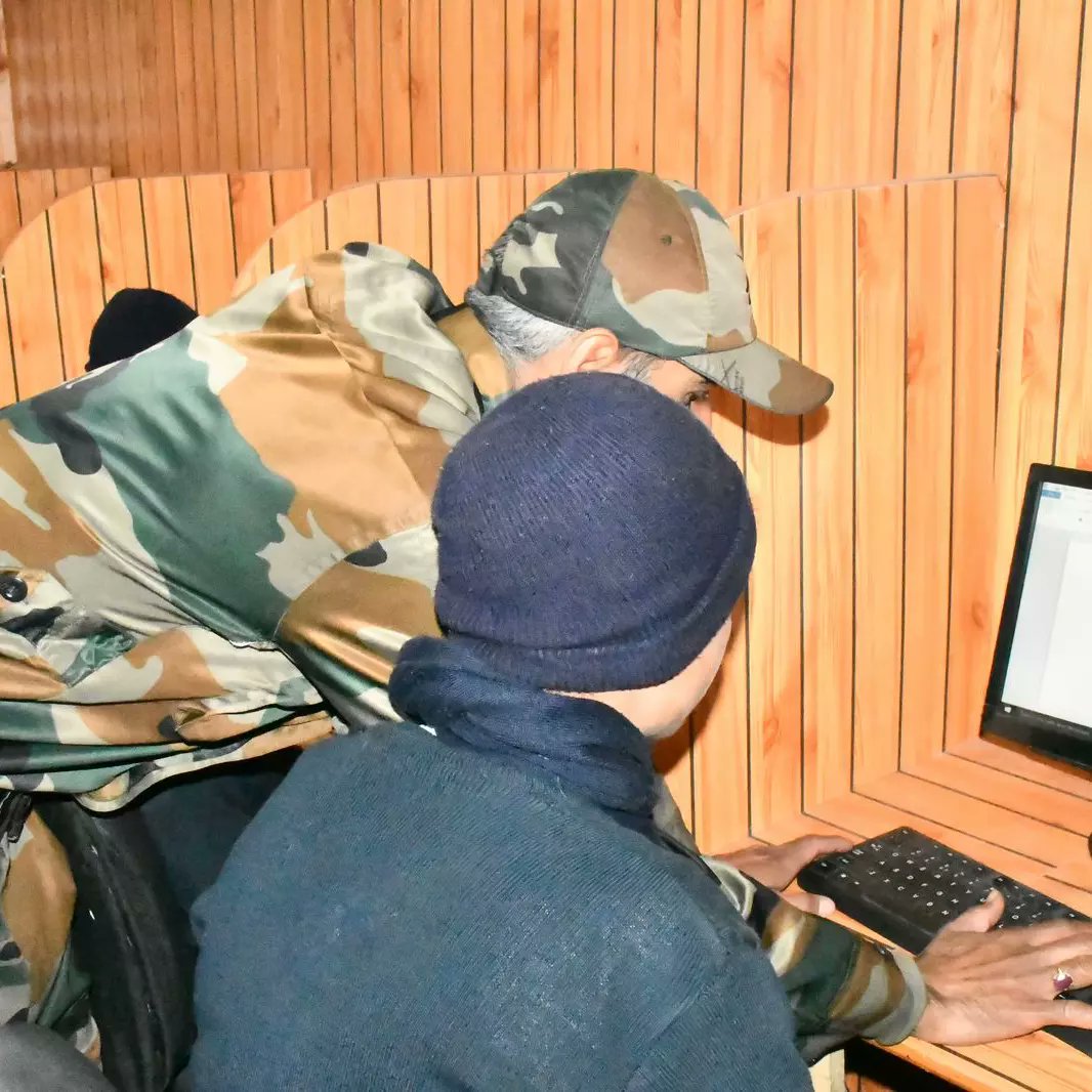 kupwarasentinel's tweet photo. The #IndianArmy conducted a #vitalcomputer class for AGS #Baraub's children, focusing on crucial skills for their future. The class included an introduction to computers, #operating systems, #wordprocessing, #internet, #webbrowsing, and #emailcommunication. https://t.co/942zyfdisj