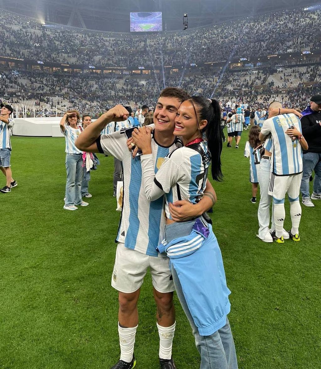 fedeebongiorno's tweet photo. 💍 Oriana Sabatini y Paulo Dybala anunciaron su compromiso:

“para siempre 🤍” https://t.co/YemBU3Sq6V