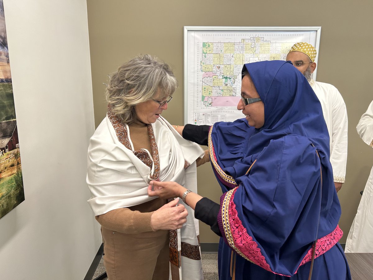 Bohras_Canada's tweet photo. Thank you to Reeve Crystal Kissel of @RockyViewCounty, for a fantastic meet and greet with the #DawoodiBohra community of #Calgary at the County office. Your time and insights are truly appreciated! 🤝🙏

#CommunityEngagement #CalgaryGratitude https://t.co/C8uyIX9mHM