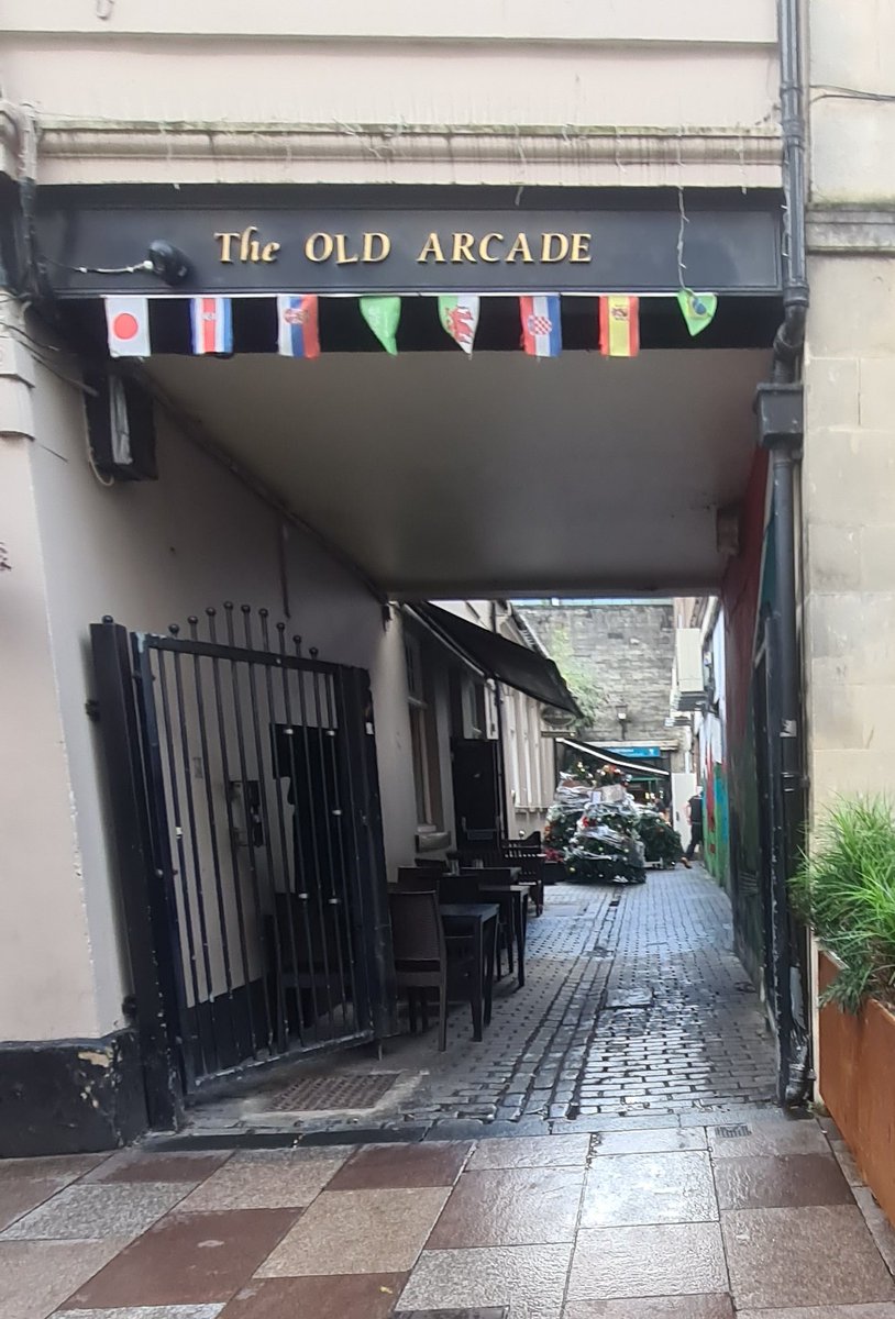 DrWhoSetReports's tweet photo. #DWSR There appears to be 3 locations at the moment: Sandringham Hotel, Dirty Martini and The Old Arcade https://t.co/ONWrsgQsED