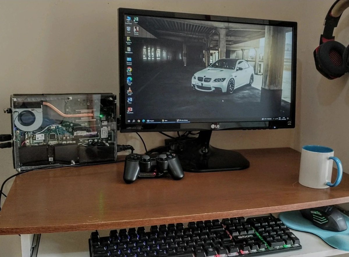 gui_m3's tweet photo. My project personal computer
Motherboard Acer laptop.
Specs: intel i3 8130u - 12GB RAM - 256GB Nvme.
Acrylic open design by me. 🇧🇷👨‍💻🖥️

#Microsoft  #Acer  #ibm #intel #reddit  #algartech #gentealgar #AMD #hardware #Software #gamingpc  #pc #gamer #innovation #technology https://t.co/sHKqs1pgaf