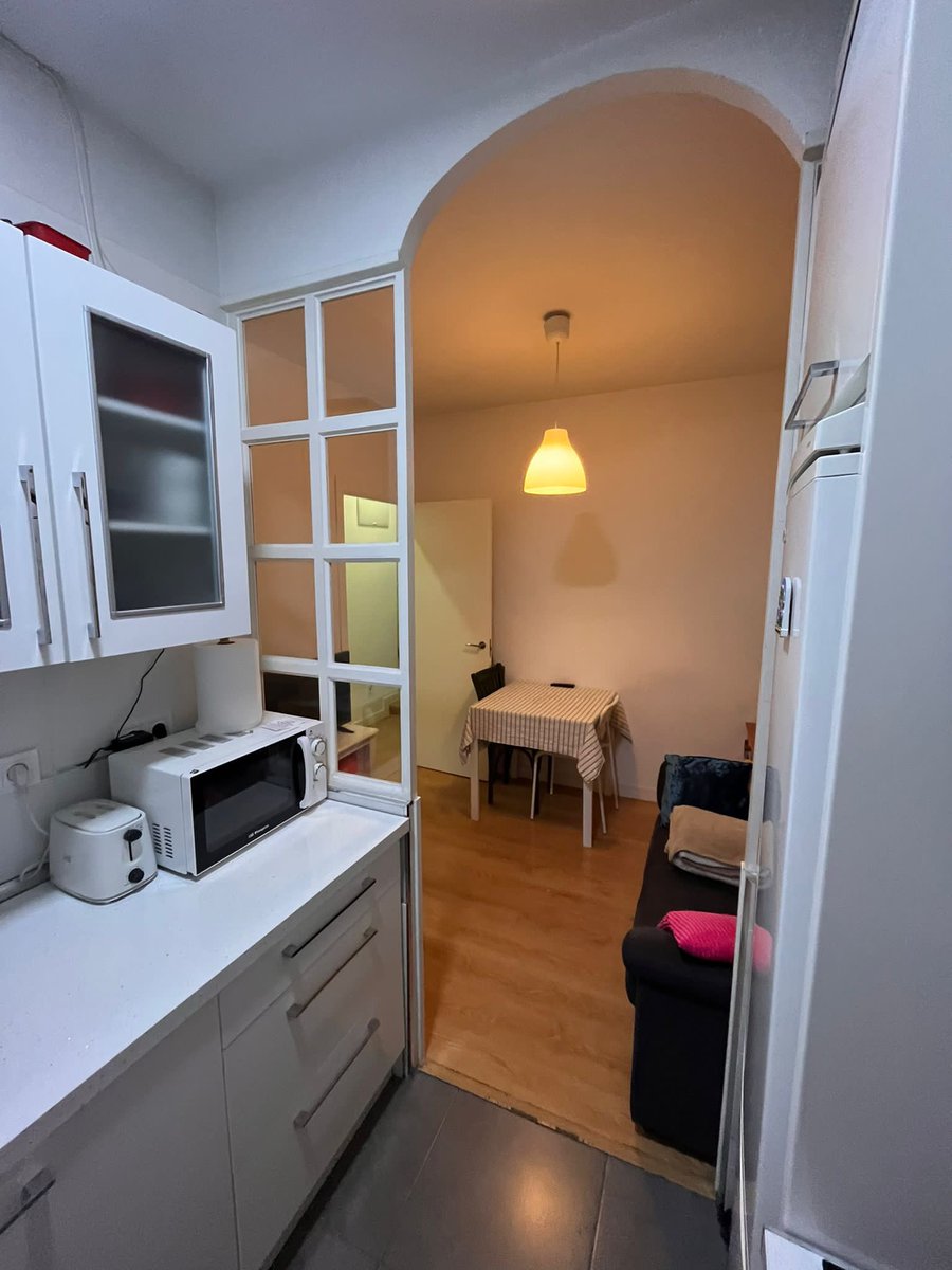 Hola! Busco compañero de piso en Madrid. Zona Atocha/Palos de la Frontera. El piso es monísimo, súper bien ubicado, y con muchas cositas guays cerca.
Interesados⬇️
(Se agradece el RT)