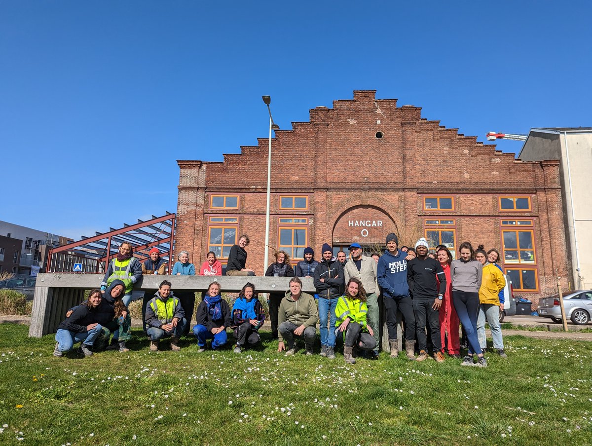 Aujourd'hui, je vous parle d'un des plus grands tiers-lieux de France, un endroit où s'expérimente l'éco-construction radicale. Il se construit au Havre avec 90% de matériaux écolos, en chantier participatif au long cours : c'est le Hangar Zéro.