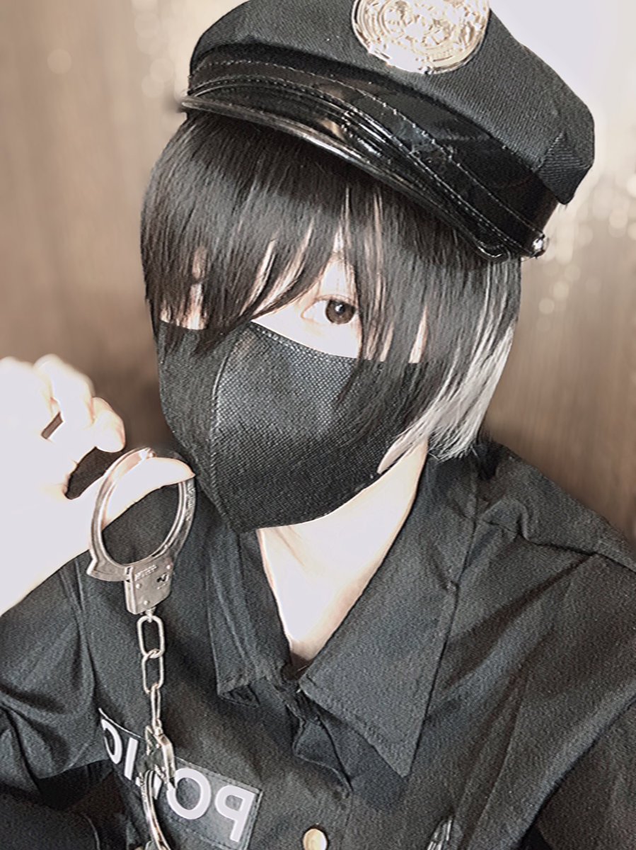 光盛れしすぎた👮‍♂️くん笑
👻ᴛʀɪᴄᴋ ᴏʀ ᴛʀᴇᴀᴛ!👻