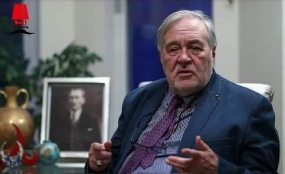 "Yunanistan’da din adamlarının çoğu Yunan milliyetçisi,

Rusya’da din adamlarının çoğu Rus milliyetçisi,

Ermenistan’da din adamlarının çoğu Ermeni milliyetçisi ama;

Türkiye’deki din adamlarının çoğu Türk'lük düşmanı.
İşte Türk Milletinin önemli sorunu budur."

İlber Ortaylı