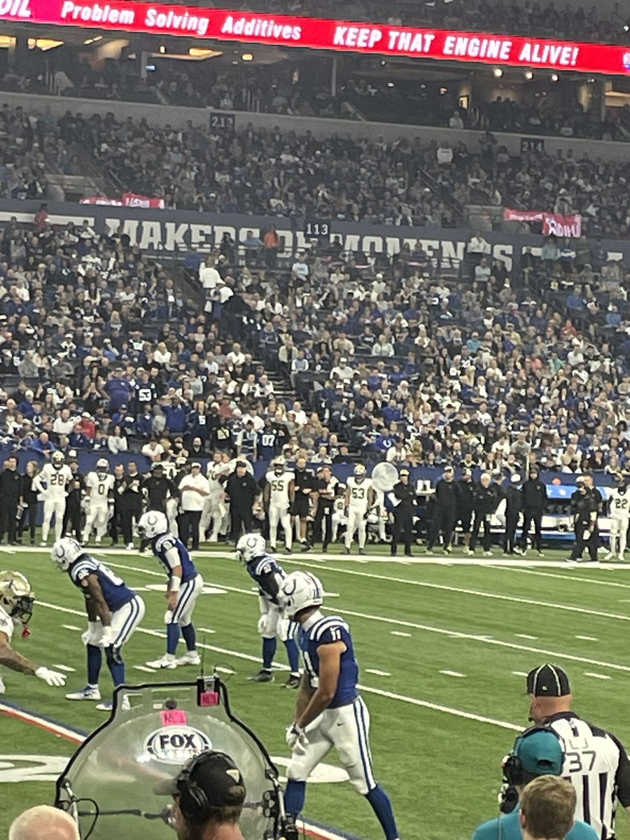 cherifrosting's tweet photo. S/O to our guy @PresMoss2 and @Colts for an awesome environment and game! We love to see our Utes in action on the big stage.  Thanks Zack, it was great to see you and your cute family. ♥️.  Fans  for life! He is still a beast! #GoUtes  @JumpManJu32 @MGtweetymonster https://t.co/bKkiZCDchT