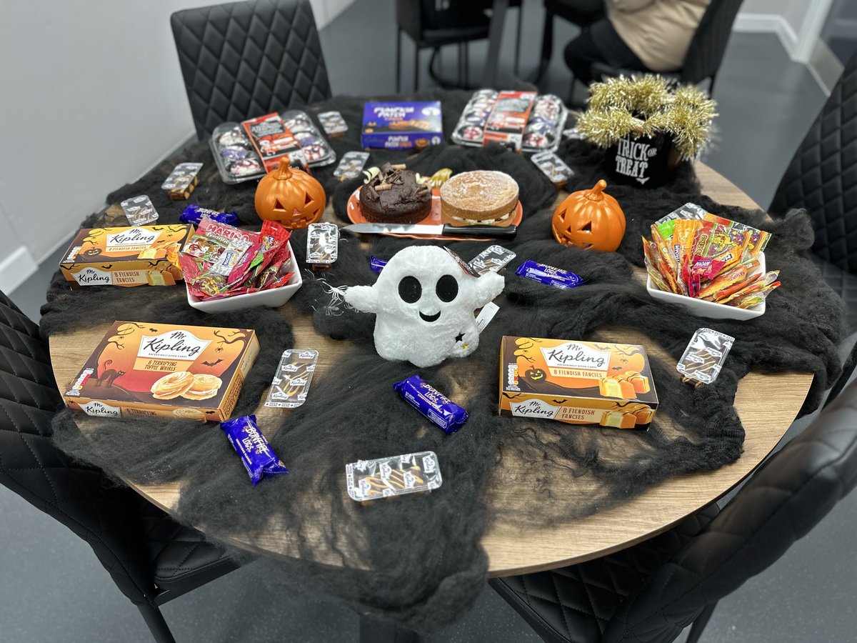 Happy Halloween! 🎃
We're celebrating this spooky day with a charity cake day! Raising money for Birmingham Children's Hospital. A delightful spread of delicious treats awaits our team!

✉️ info@strandtech.co.uk
📞 01922 332334

#halloween #spookyseason #charityevent #charityday