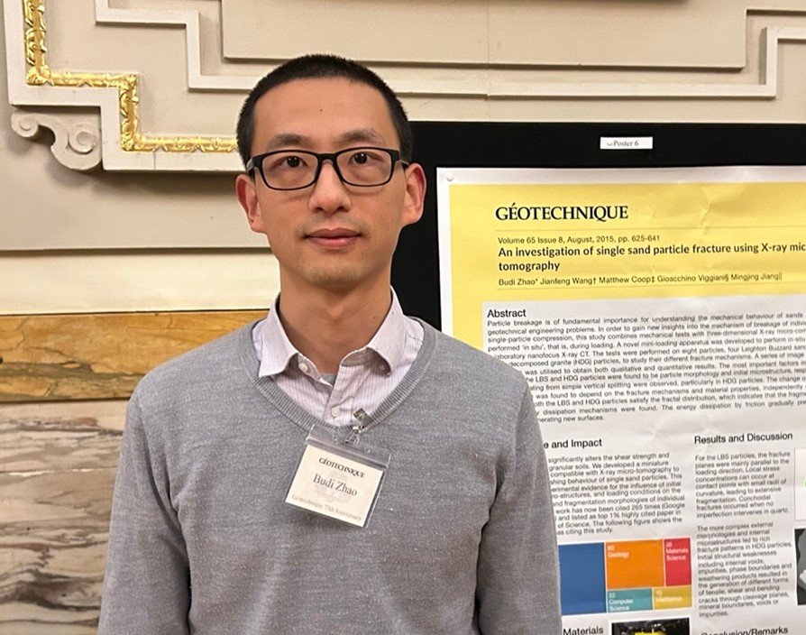 Congratulations @BudiZhao for winning an Early Career Award at the 75th Géotechnique Anniversary in the Institute of Civil Engineers (ICE), London. His collaborative paper with esteemed colleagues is available at icevirtuallibrary.com/doi/10.1680/ge… @UCDEngArch