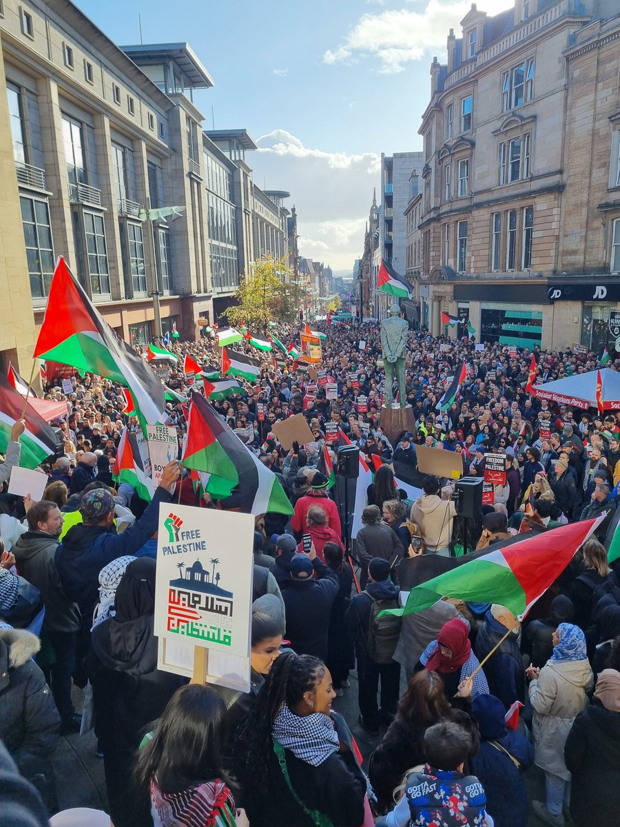 BashirAhmaad's tweet photo. 📍Glasgow, Scotland. https://t.co/7q0XDpcdGV