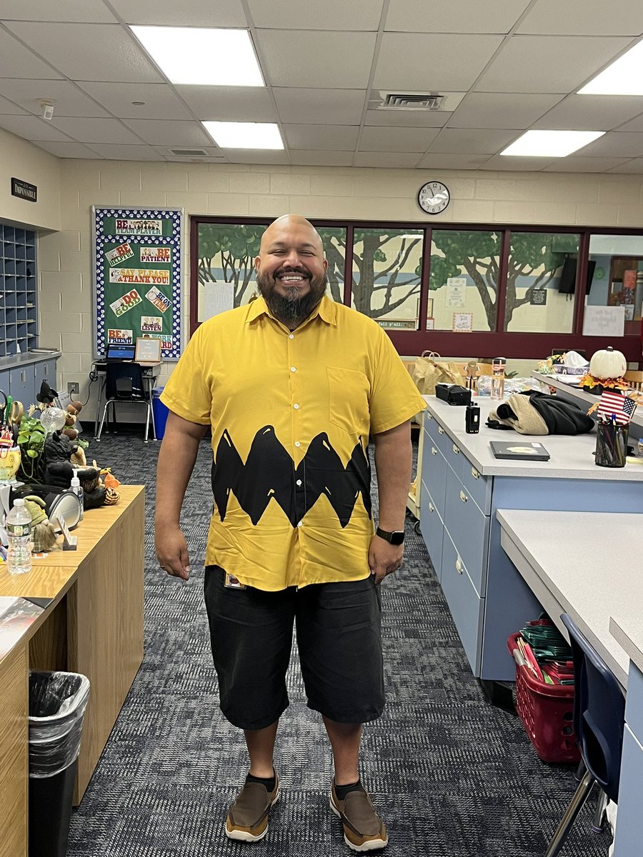 aju_mathews's tweet photo. Happy Halloween! Or Fall Festival! Or Harvest! Or whatever you call! #sbsd #brookscrossing #bces https://t.co/hglEa2ZQYy