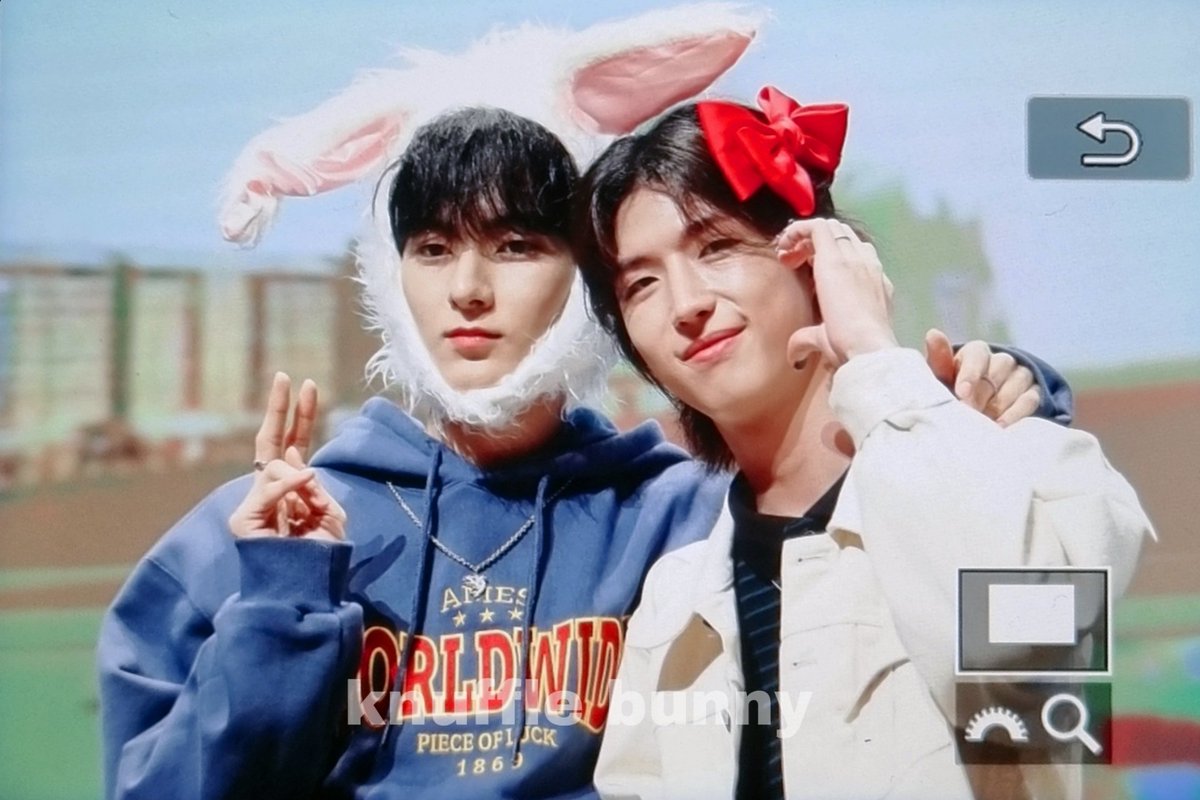 231031 팬싸 #엑스디너리히어로즈 #XdinaryHeroes #JunHan #준한

🦊🐰