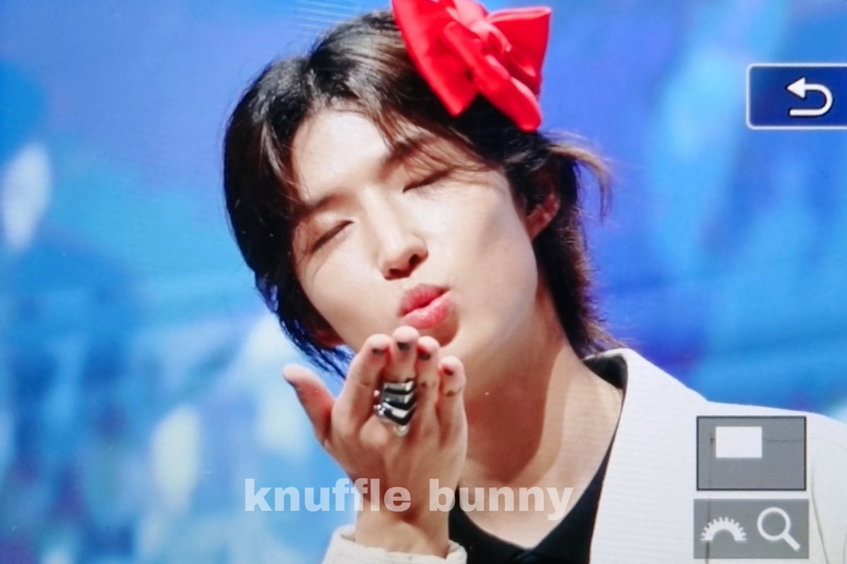 231031 팬싸 #엑스디너리히어로즈 #XdinaryHeroes #JunHan #준한

귀여워 ....................