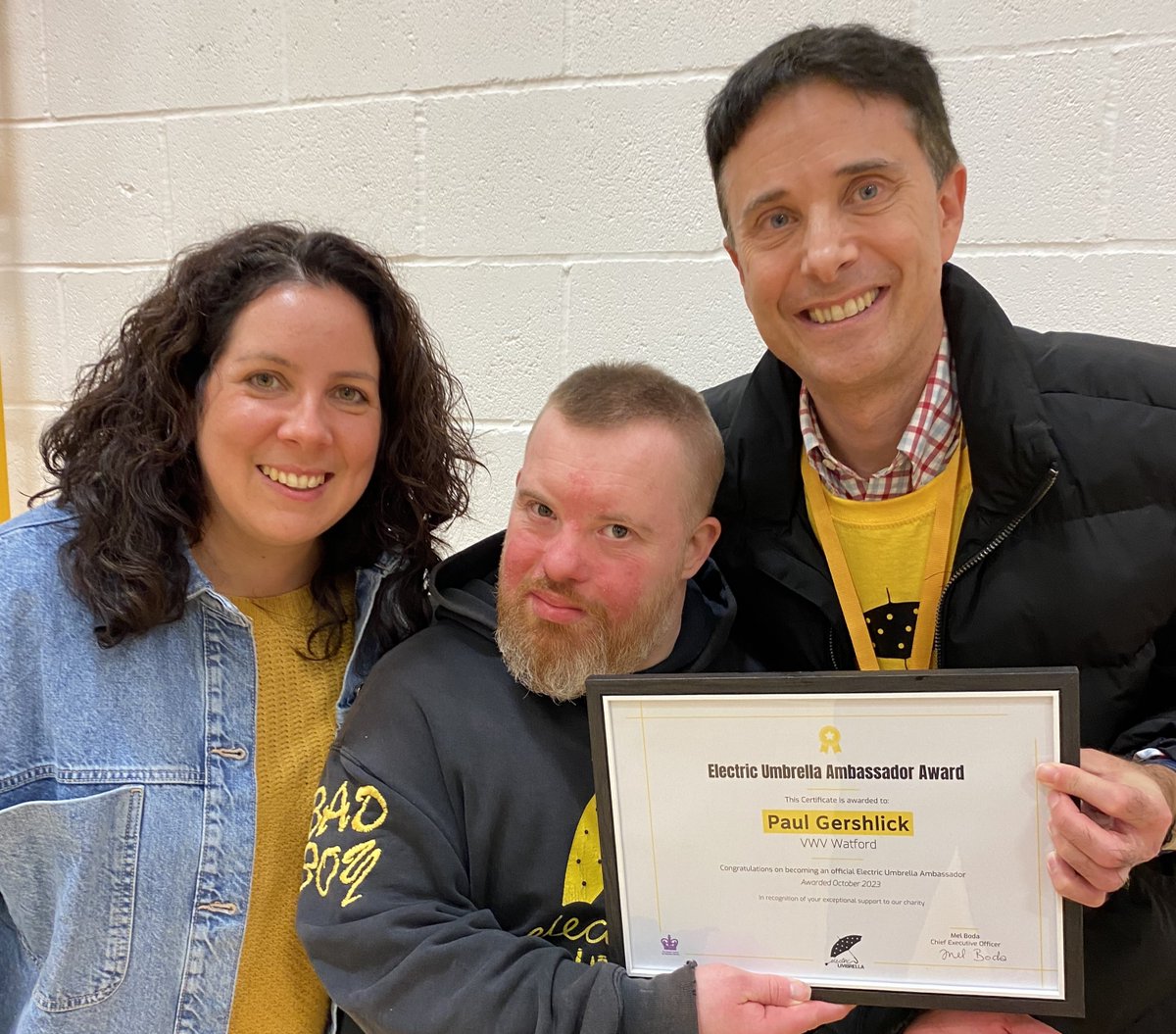 electricbrolly's tweet image. 💛We were delighted to recently present Paul Gershlick of @VWVLawFirm with our Corporate Ambassador Award. 💛

Read more about it here: electricumbrella.co.uk/paul-gershlick…

#electricumbrella #bigyellowchoir #partnerships #learningdisabled #nosuchthingasnormal