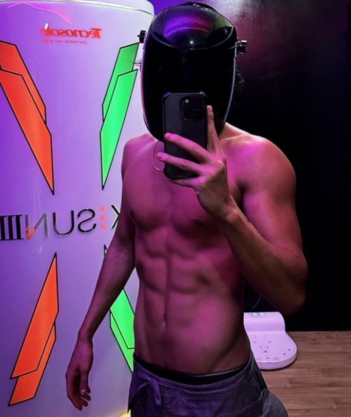 ㅤ

Lights on vs. Lights off. 
Happy Halloween. 

ㅤ