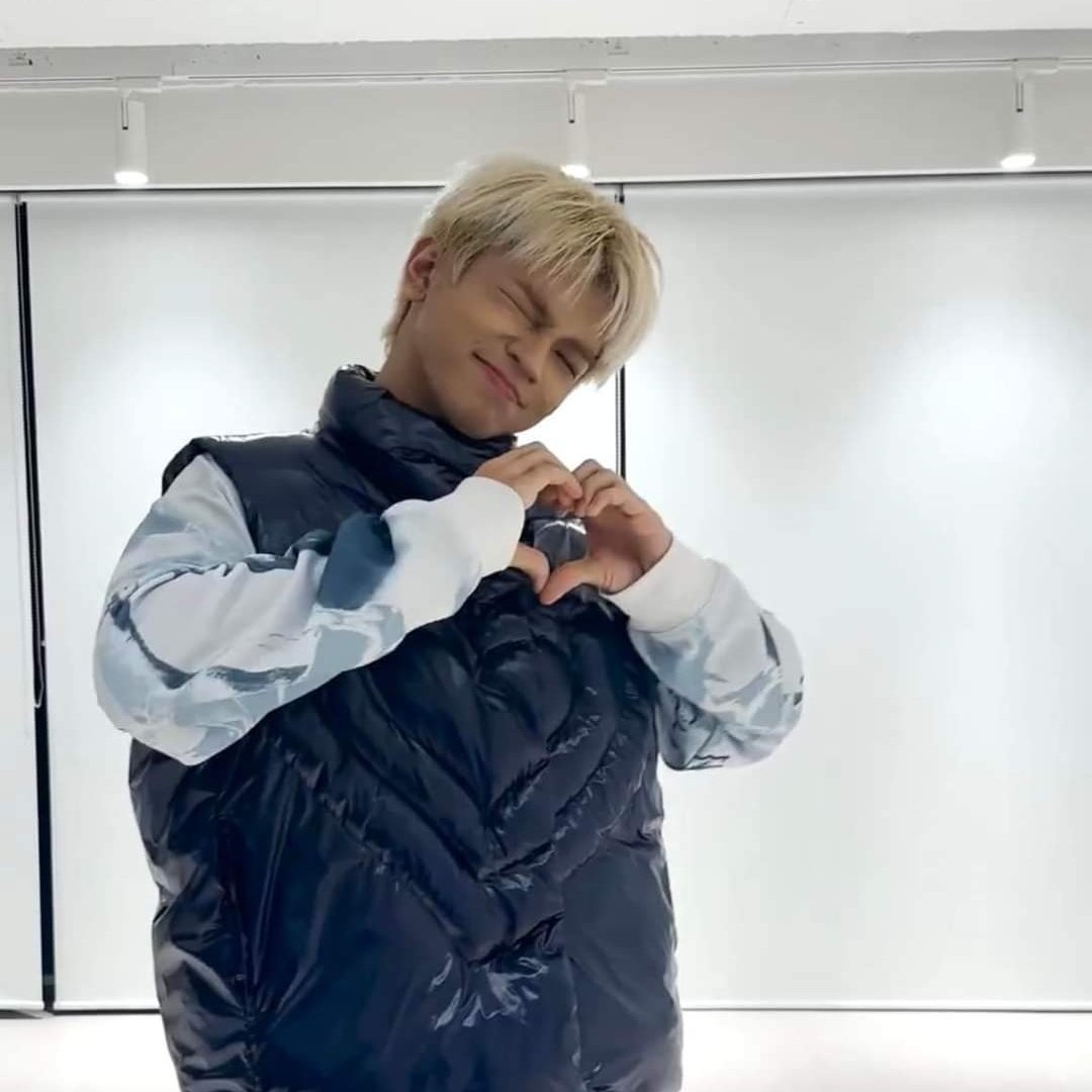 Before this day ends, I want to say congratulations to <a href="/HORI7ON_twt/">HORI7ON member</a> ! Hppy 100days🥹! I'm so proud of you guys and will support you all the way!See you again the soonest❤️

HORI7ON DEBUT 100DAY

#HORI7ON_DEBUT_100DAYS
#WeAreOneForSeven
#HORI7ONofficial #HORI7ON