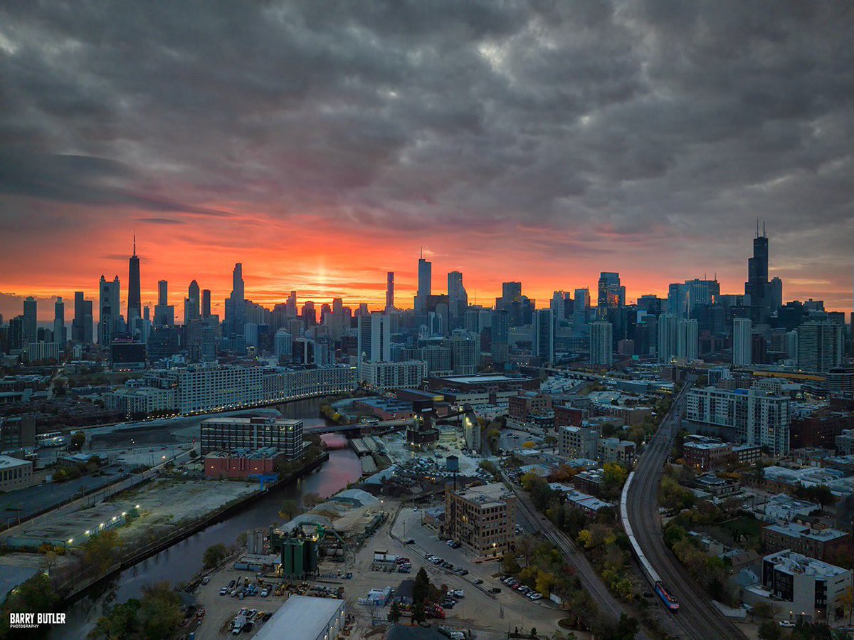 Halloween sunrise in Chicago this morning.
