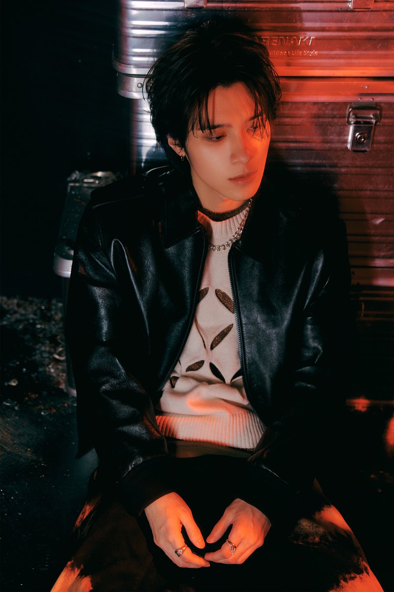 WayV_official's tweet photo. WayV 威神V 'On My Youth (遗憾效应)' MV Teaser Image 2 #HENDERY

【On My Youth - The 2nd Album】
Digital Album ➫ 2023.11.01 (CST/KST)
Physical Album ➫ 2023.11.08 (CST/KST)

#WayV #威神V 
#OnMyYouth #遗憾效应
#WayV_OnMyYouth 
#WayV_OnMyYouth_遗憾效应

💿Pre-order
https://t.co/2UH887wOoI