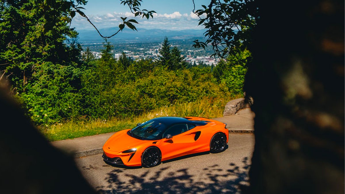 McLarenAuto's tweet photo. 🎃

#Halloween #McLaren #McLarenAuto https://t.co/Tm0b53tVzc