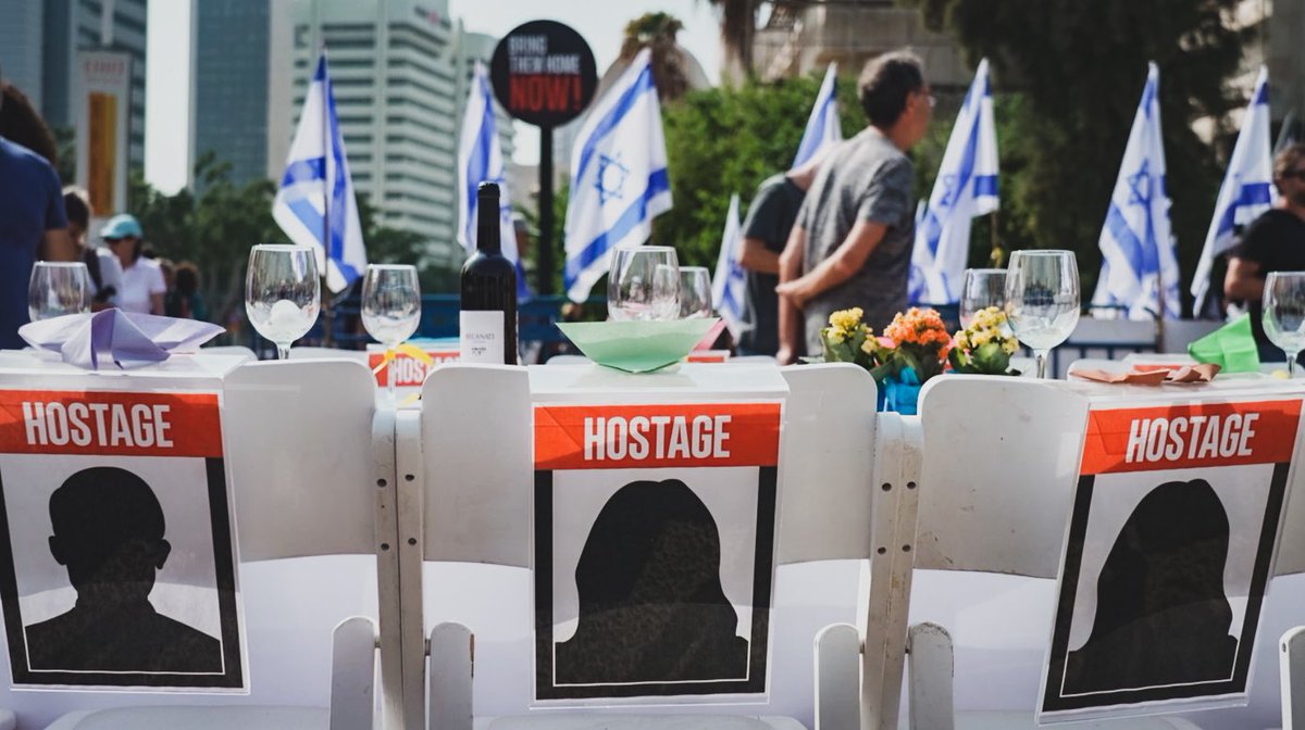 EtienneGrelet (@etiennegrelet) on Twitter photo 🎥Otages du Hamas: la guerre psychologique
📺Reportage de 26min réalisé avec <a href="/mariepeyraube/">Marie Peyraube</a> en replay ici: bfmtv.com/replay-emissio… 🎥Otages du Hamas: la guerre psychologique
📺Reportage de 26min réalisé avec <a href="/mariepeyraube/">Marie Peyraube</a> en replay ici: bfmtv.com/replay-emissio…
