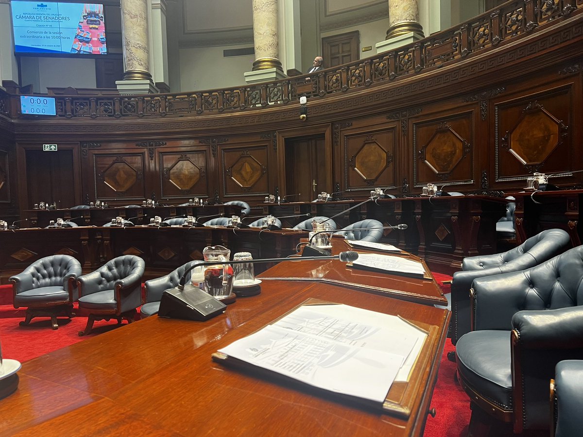 camboue's tweet photo. Charles Carrera vendrá a defender su accionar en el gobierno?.
Sus compañeros defenderán la gestión anterior del Ministerio del Interior?🤔 https://t.co/Mzf76CNKfO