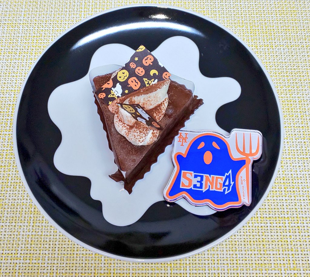 kuroshibi's tweet image. #チャリチョコ 帝劇千穐楽🍫
やまこー⋆⸜ 𝐇𝐚𝐩𝐩𝐲𝐁𝐢𝐫𝐭𝐡𝐃𝐚𝐲 ⸝⋆🎂
#HappyHalloween 🎃😔
 #GhostFork 👻🍴⚾