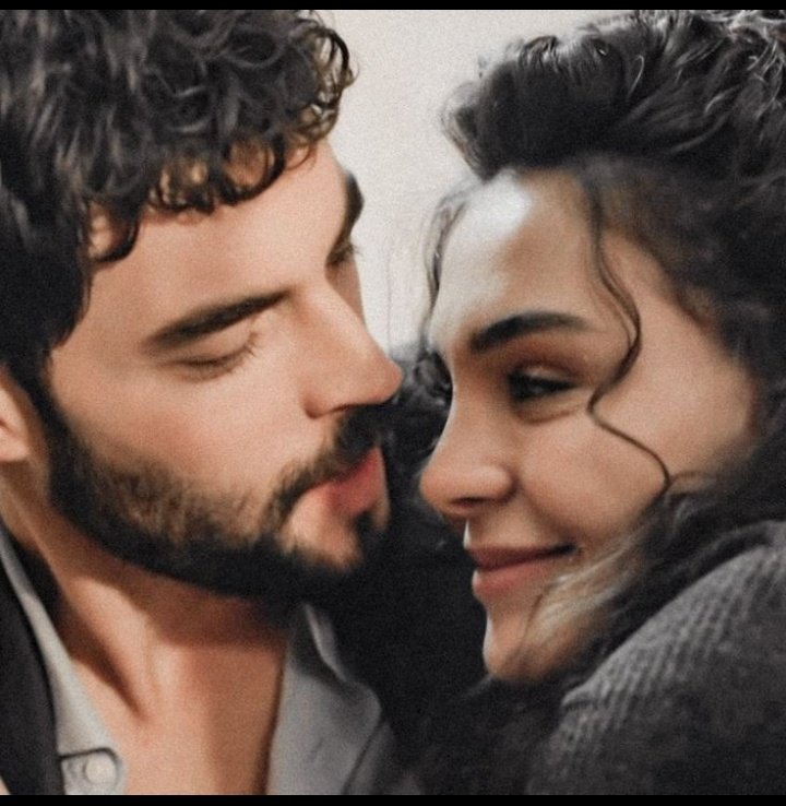 Aprecio cada momento que paso con él 
#AkinAkinözü 
#EbruŞahin 
#Akru 🥂🥂🥂🥂🥂
Hasta aquí puedo leer
