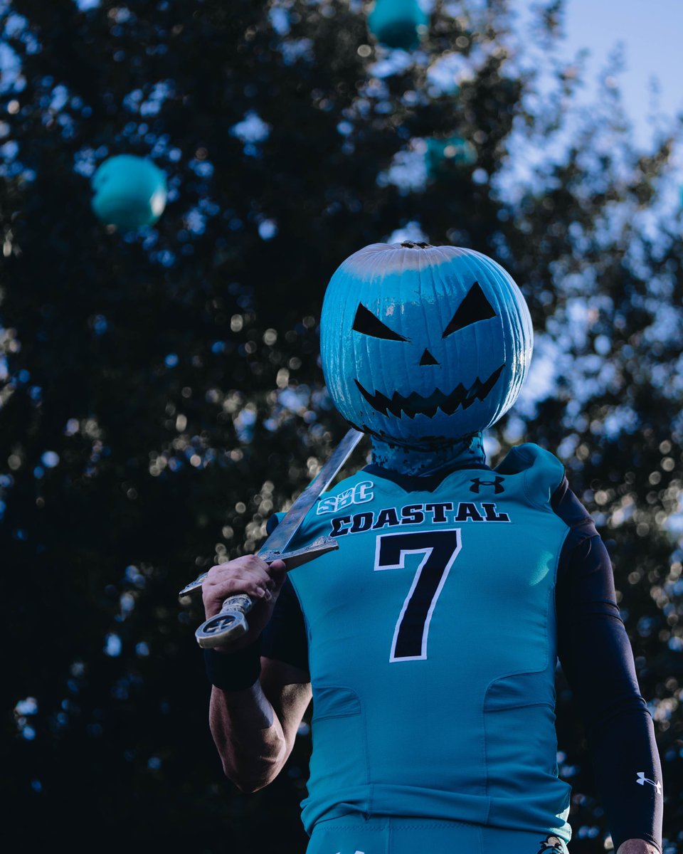 𝓣𝓮𝓪𝓵 𝓽𝓮𝓻𝓻𝓸𝓻 🎃🗡️ Happy Halloween and #TealTuesday! #BALLATTHEBEACH | #FAM1LY | #TEALNATION