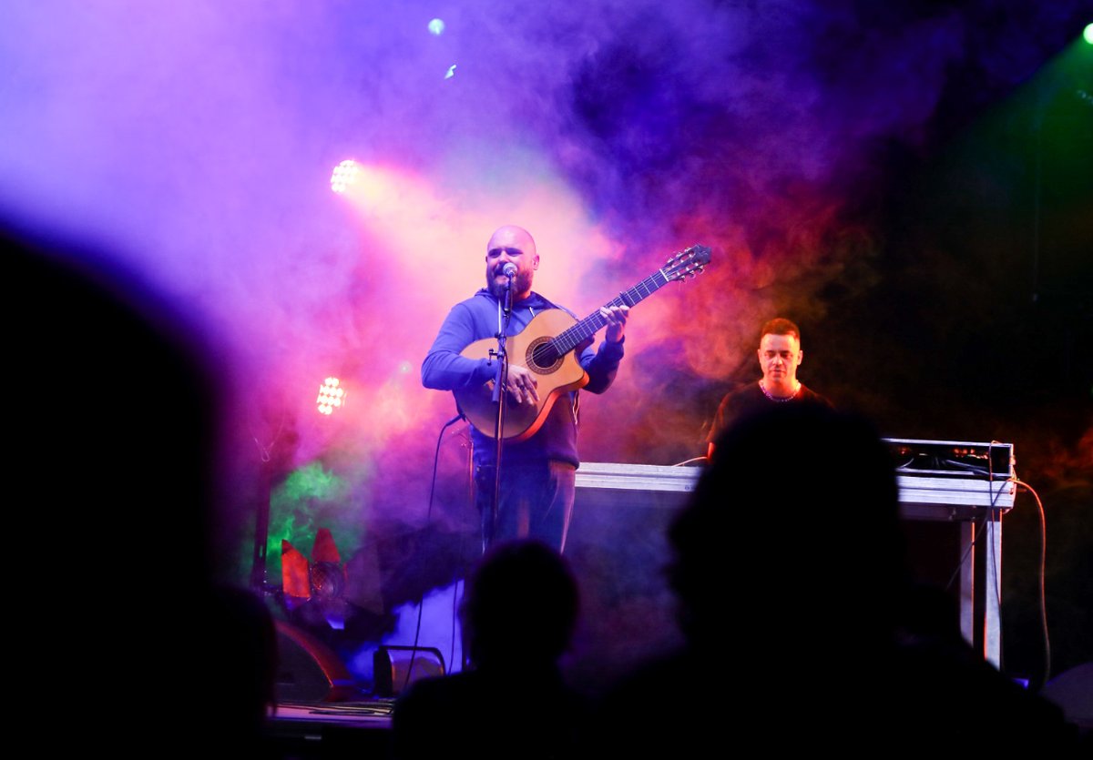 <a href="/FestiPeriferias/">Festival Periferias</a> ha terminado dejándonos momentos inolvidables👏🏼👏🏼

¡Gracias a artistas y público por darlo todo a ambos lados del escenario!💃

🌐 periferias.org
📷 Álvaro Calvo

#periferiasgypsy #periferias23 #radarhuesca #huesca #cultura #gypsy